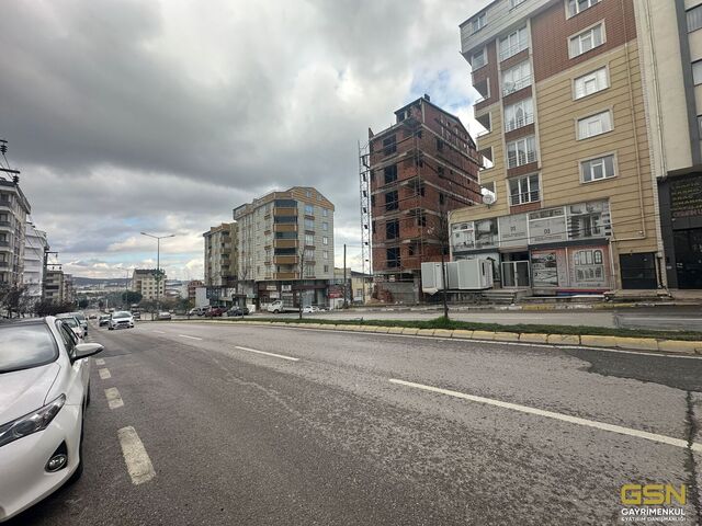 2-GSN GAYRİMENKULDEN MUHAMMER AKSOY DA 300M2 KİRALIK ARSA